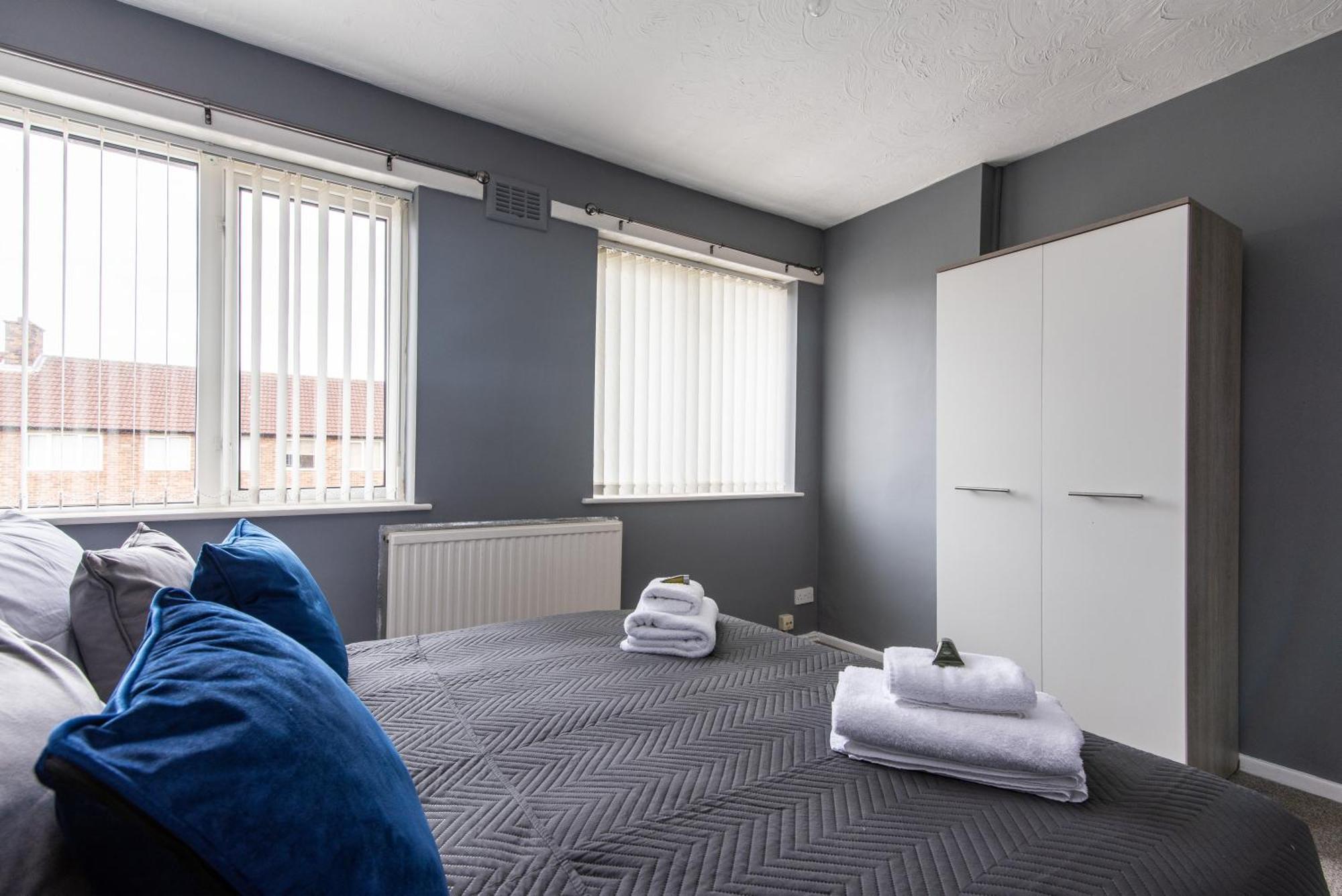 3 Bed Apartment - Perfect For Contractors Near Liverpool Airport Hale  Εξωτερικό φωτογραφία
