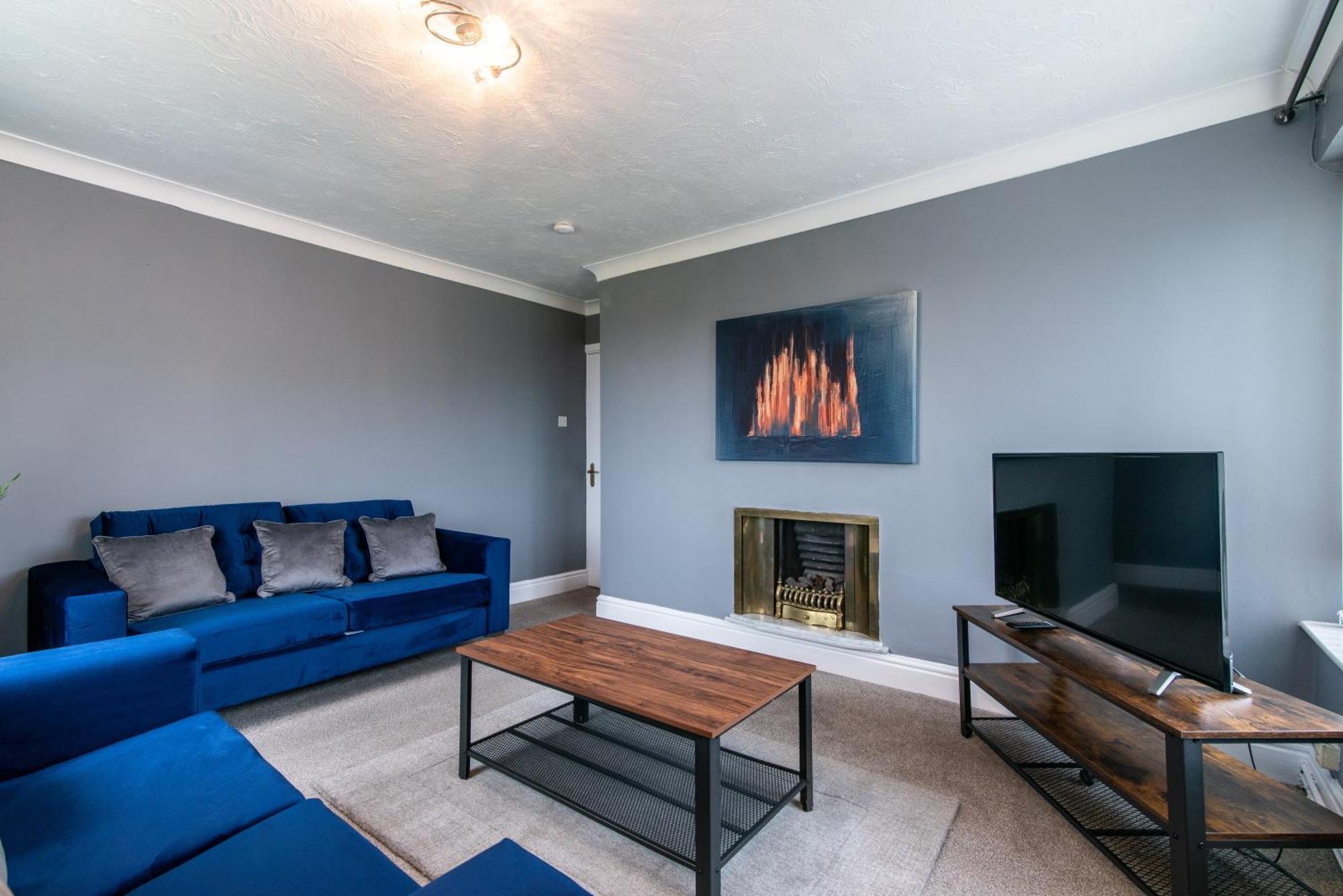 3 Bed Apartment - Perfect For Contractors Near Liverpool Airport Hale  Εξωτερικό φωτογραφία
