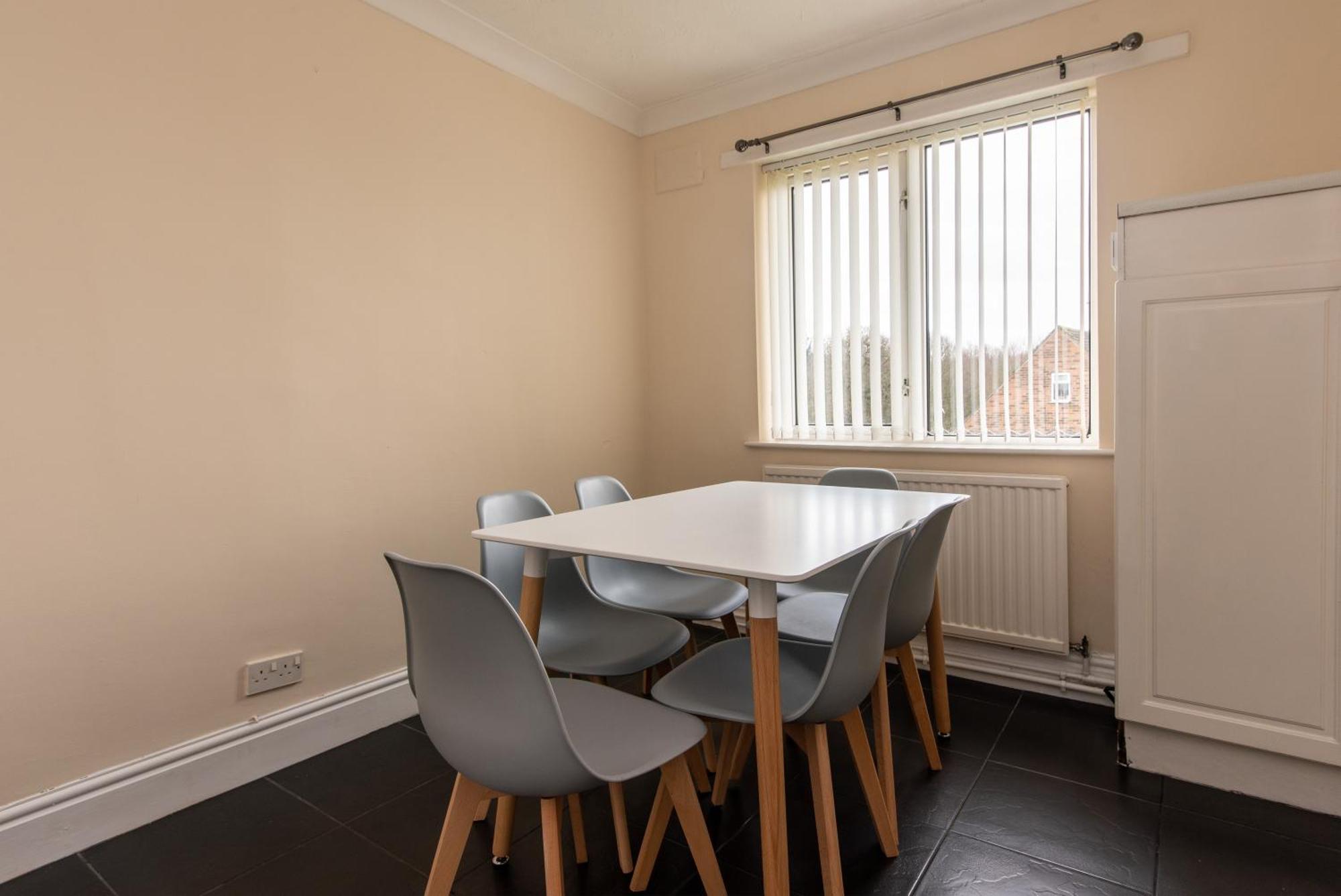 3 Bed Apartment - Perfect For Contractors Near Liverpool Airport Hale  Εξωτερικό φωτογραφία