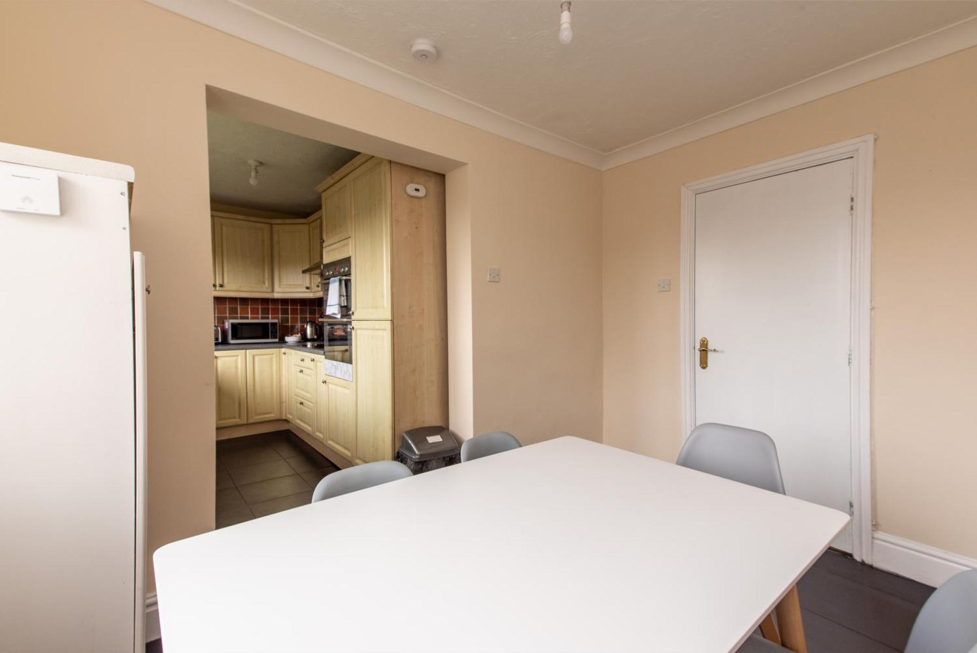 3 Bed Apartment - Perfect For Contractors Near Liverpool Airport Hale  Εξωτερικό φωτογραφία