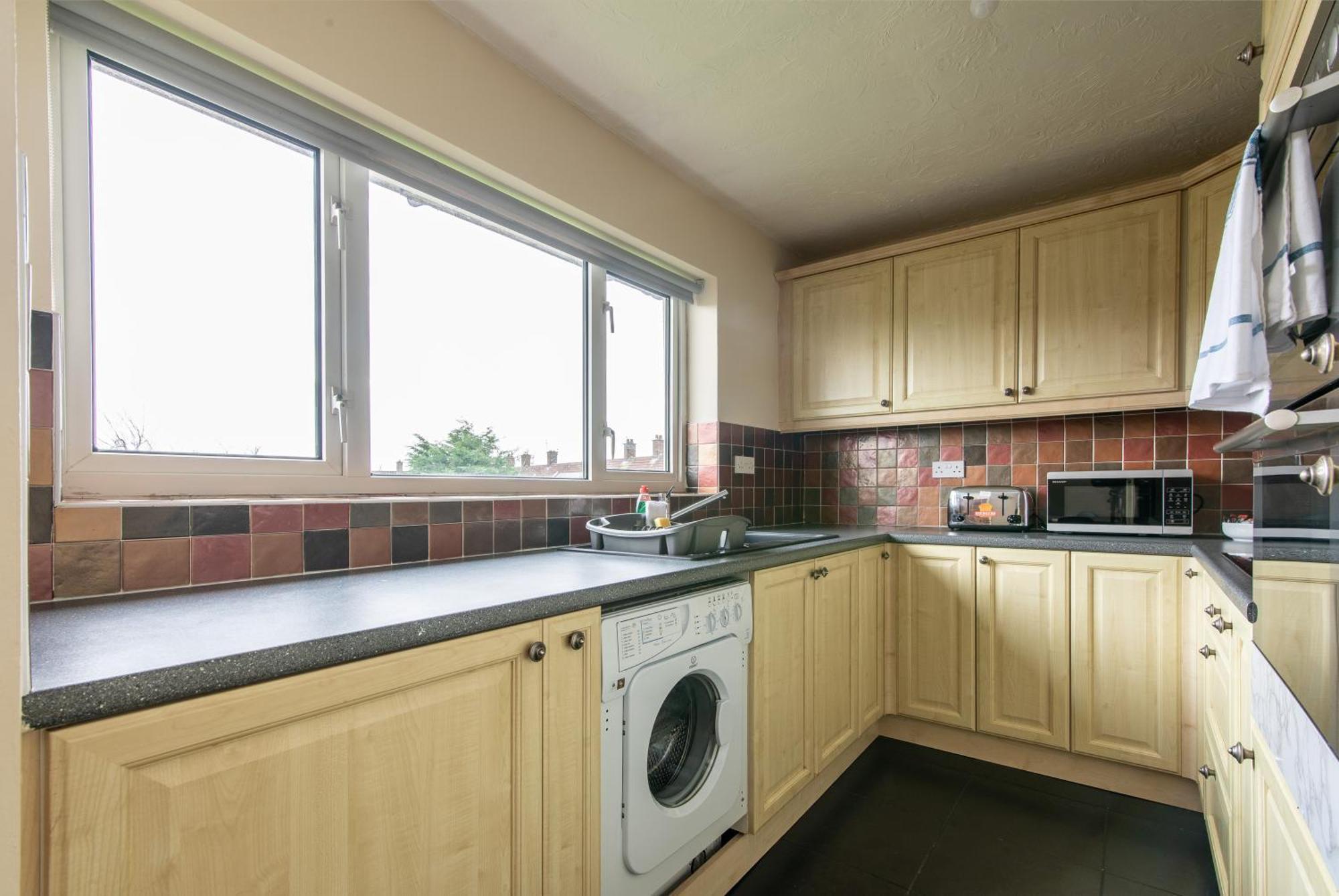 3 Bed Apartment - Perfect For Contractors Near Liverpool Airport Hale  Εξωτερικό φωτογραφία